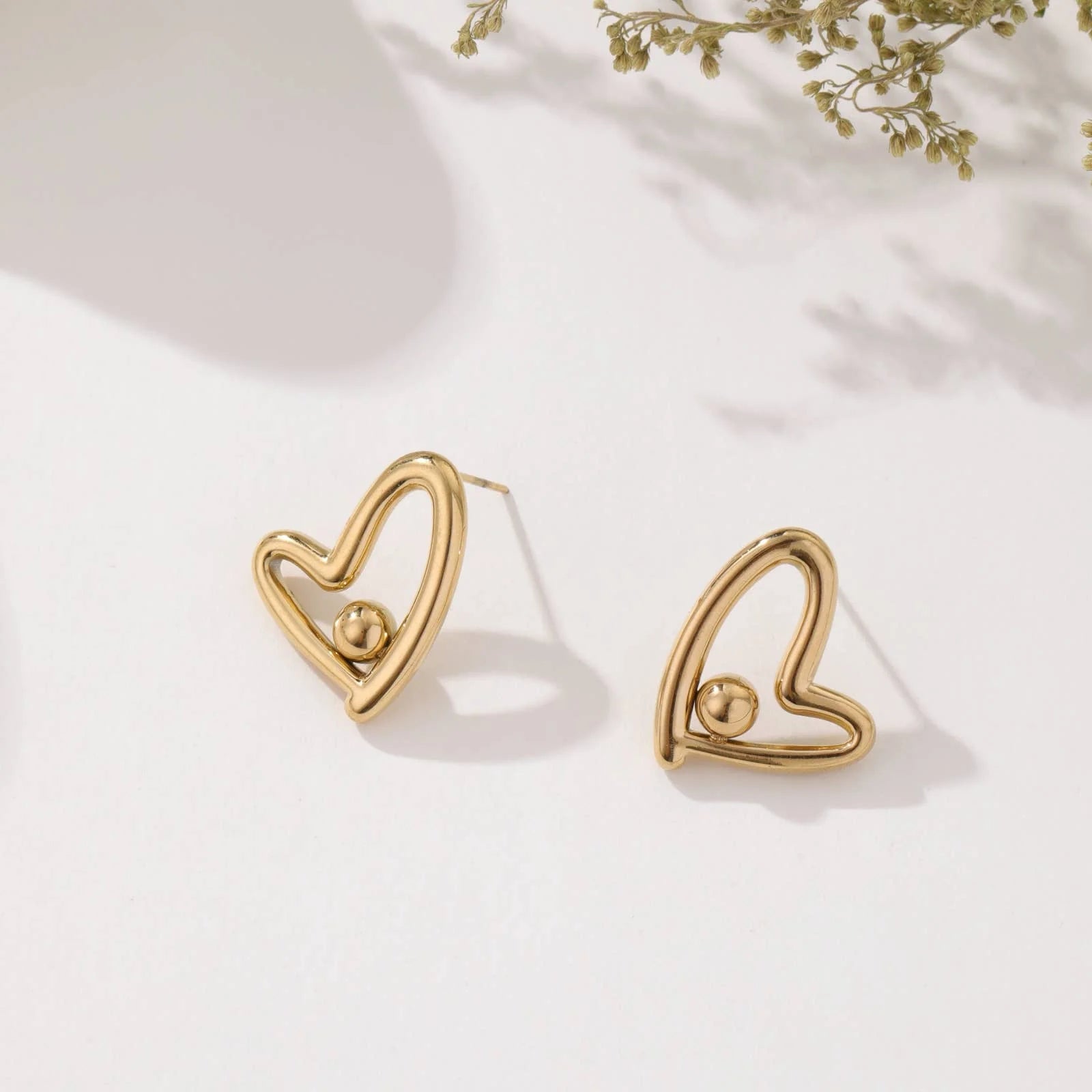Henrietta stud earrings - Gold