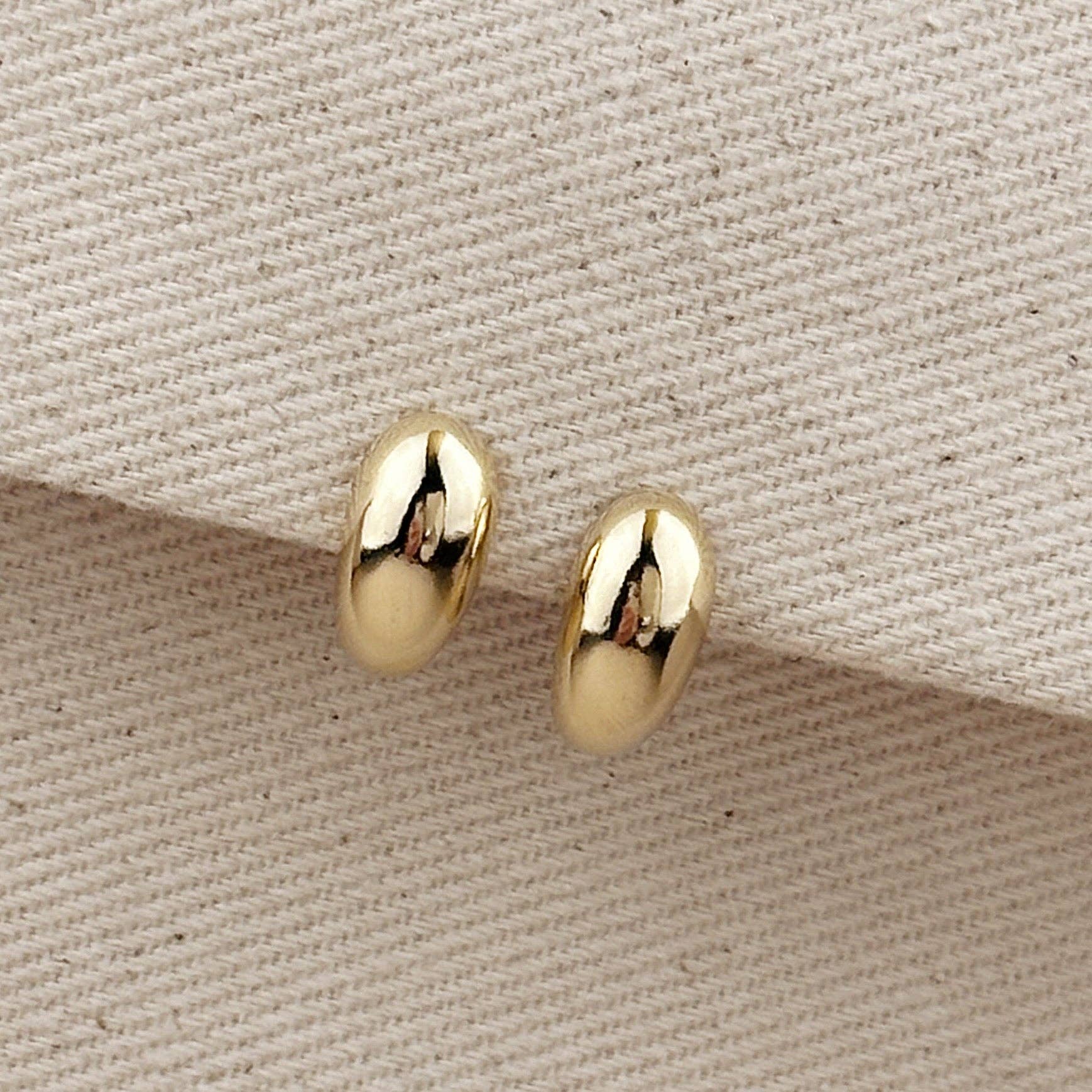 Curved small stud earrings - 18k Gold filled